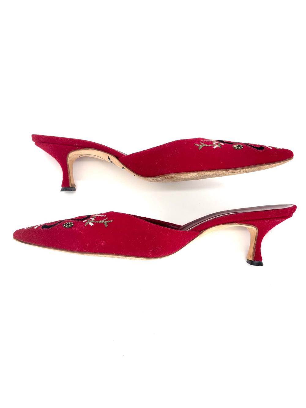 Vintage Manolo Blahnik Embroidered Pointed Toe Kitten Heel Mules Pumps 39 - Picture 5 of 9